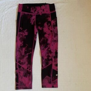 lULULEMON  Woman’s Pink and Black Leggings